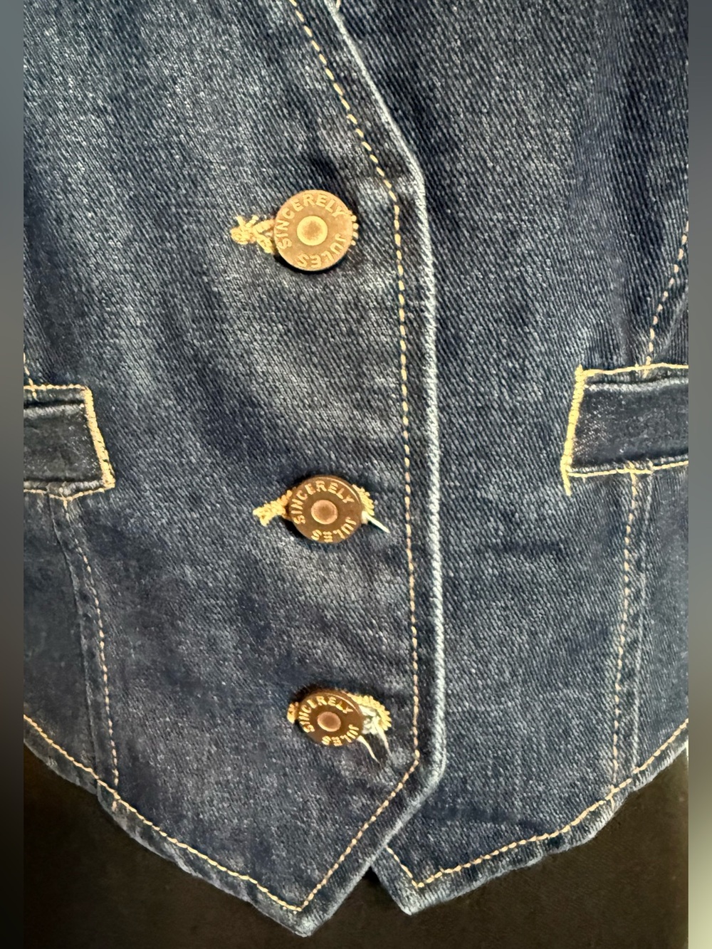 NWT Sincerely Jules SZ M Dark Denim Vest 3 buttons Faux Pockets Fitted - Picture 3 of 8